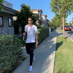 Meet your Posher, Angello